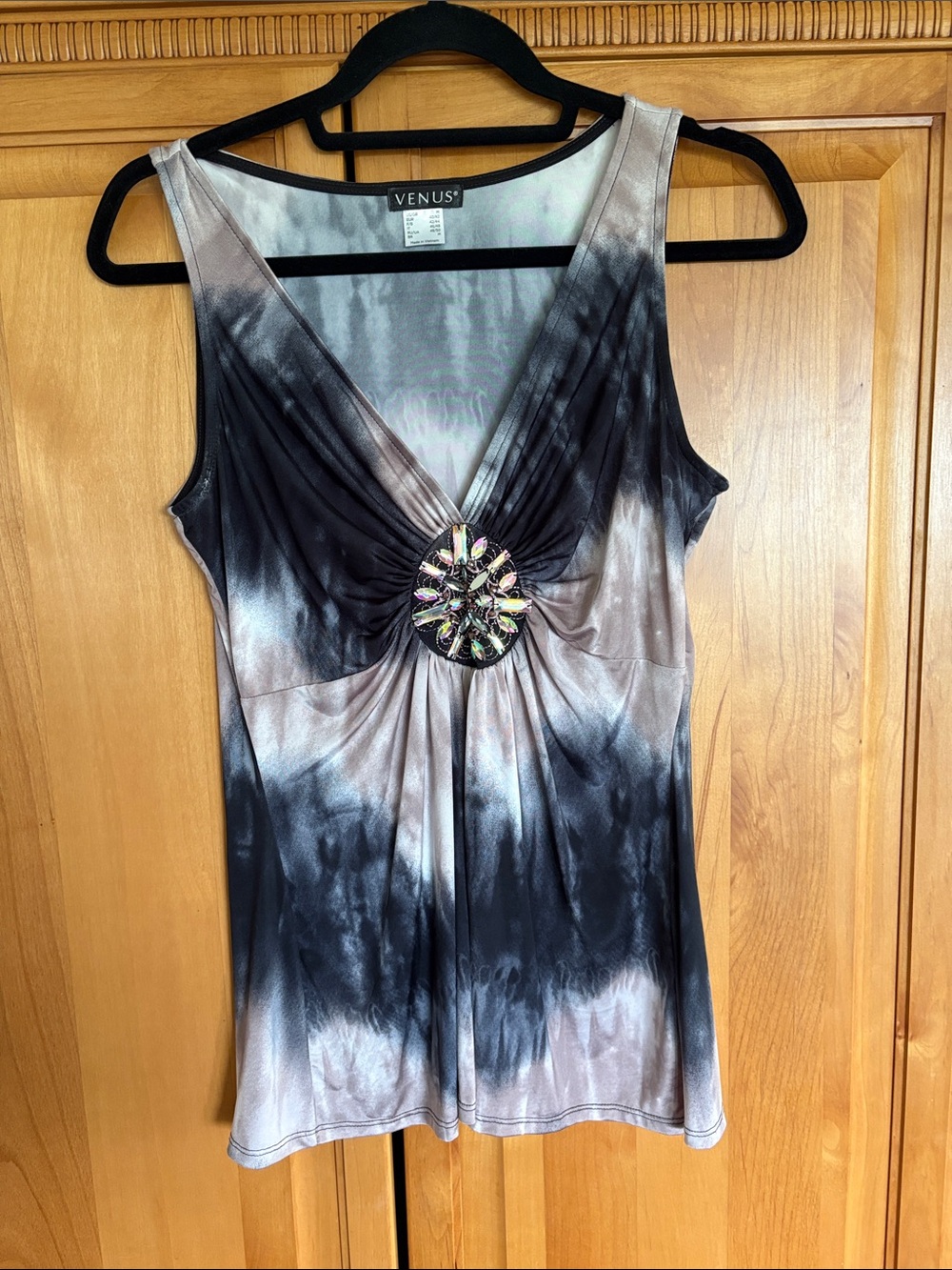 VENUS Black and Taupe Tie-Dye Sleeveless V-Neck Tank with Jeweled Center